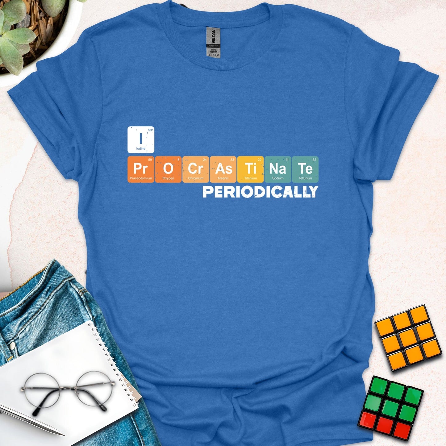 I Procrastinate Periodically – Chemistry Pun T-Shirt