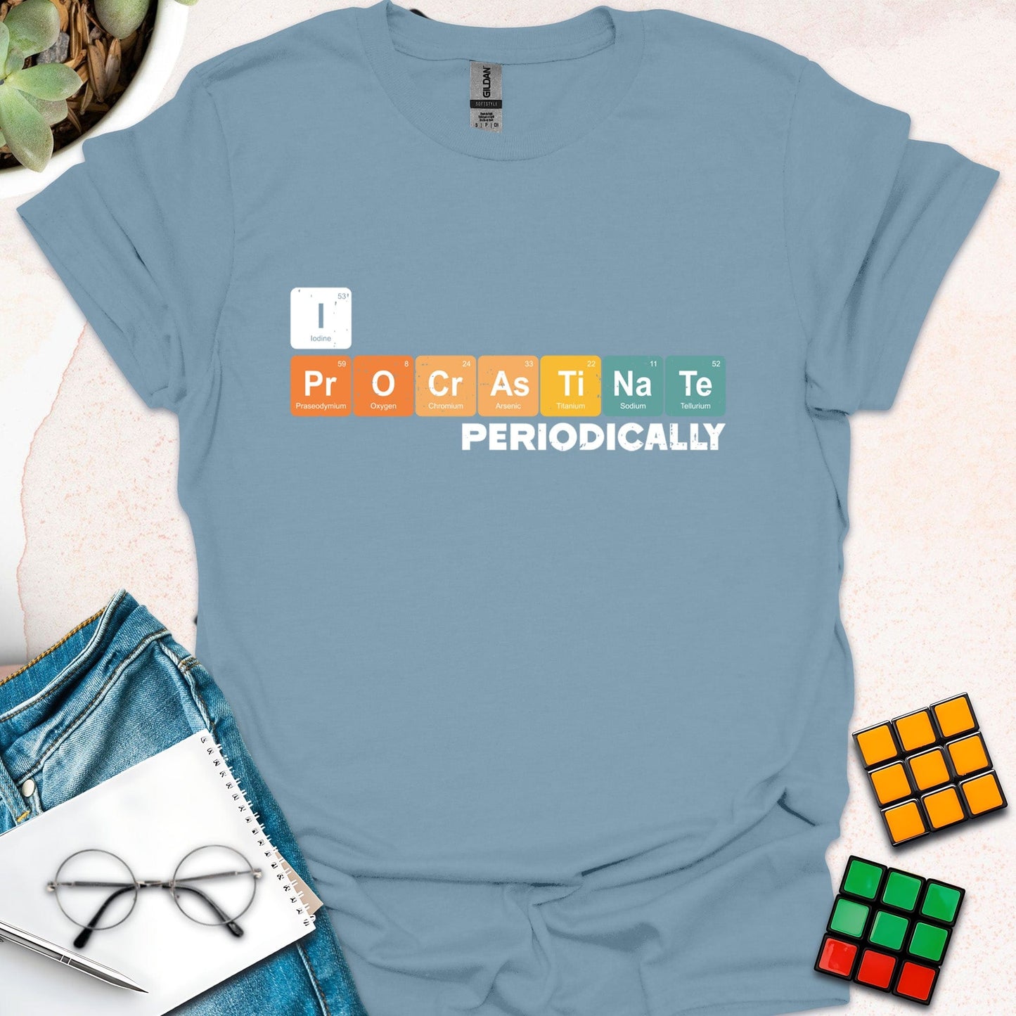 I Procrastinate Periodically – Chemistry Pun T-Shirt